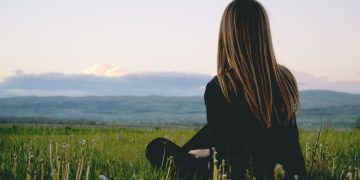 Jak naturalnie radzić sobie ze spadkiem nastroju i odzyskać wewnętrzną równowagę?